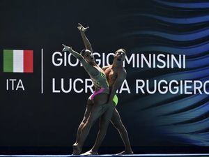 Los hombres podrán competir en natación artística olímpica