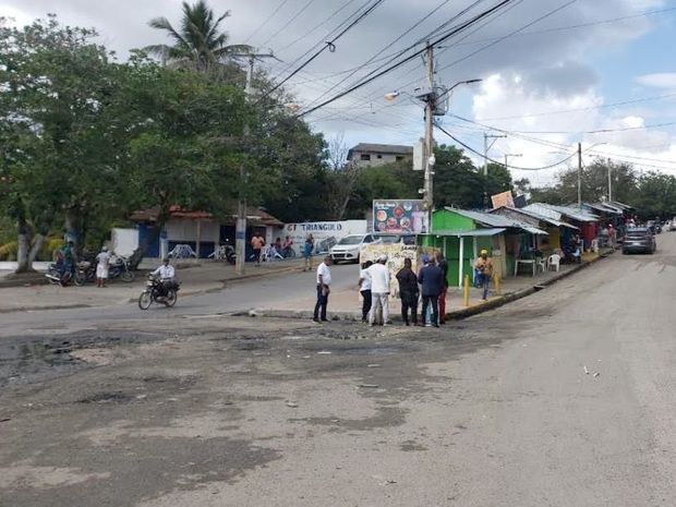 Alcaldía de Boca Chica designa comisión para resolver problemas de aguas residuales.