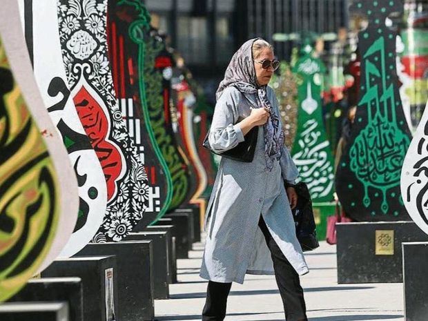 
La Fiscalía de Irán pide castigar con firmeza a las mujeres que no usen el velo

 
