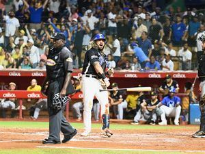 Licey castiga picheo aguilucho; Estrellas dominan a Gigantes