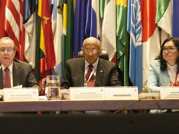 La Decimoséptima Conferencia de Ministros y Jefes de Planificación de América Latina y el Caribe fue inaugurada hoy en la sede de la CEPAL en Santiago, Chile.