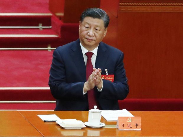 El presidente de China, Xi Jinping, expresó anoche su 'preocupación' por los habitantes de las zonas rurales, donde la infraestructura sanitaria es 'relativamente más débil', en un momento en el que el país se prepara para celebrar las fiestas del Año Nuevo Lunar.