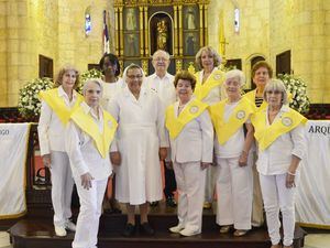 Sor Trinidad Ayala, coordinadora de la Pastoral de la Salud junto a dirigentes, funcionarios y voluntarias presentes.