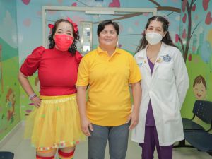 Dra. Elisa Tapia, Dra. Wendy Gómez y Dra. Amelia Rodríguez.
