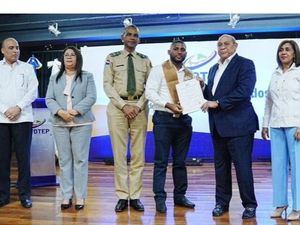 Infotep entrega certificados a más de 300 nuevos técnicos en electricidad, hotelería y turismo