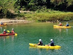 El agua color turquesa acoge a 400 turistas mensuales que buscan vivir la experiencia de kayak en Jamao al Norte.