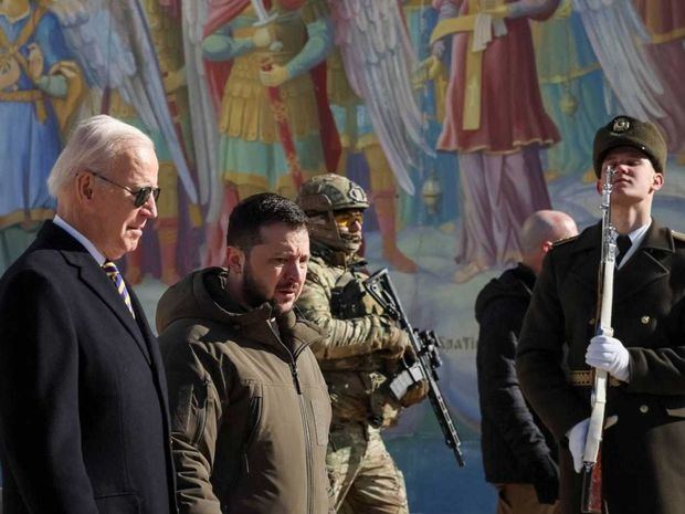 Joue Biden junto a Volodimir Zelensky al cumplirse el primer aniversario de la guerra de Ucrania.