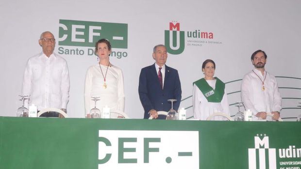 Grupo Educativo CEF.- UDIMA celebra su primera graduación ordinaria