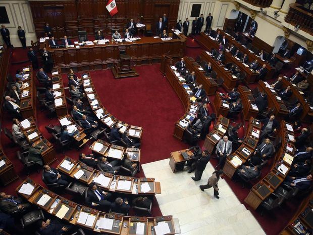 Fotografía de archivo en la que se registró una vista general del hemiciclo parlamentario del Congreso peruano, en Lima, Perú.