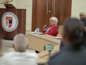 Comisión trabaja en la formación profesional de los agentes policiales