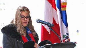 La bandera dominicana es izada en Ottawa