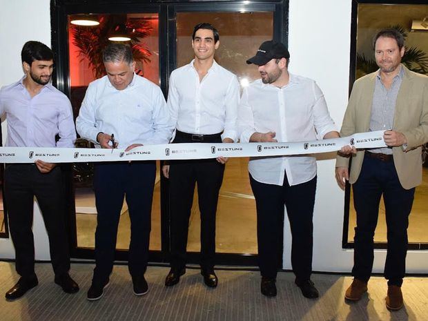 Darío Lama junto a Gianni Cavagliano, Gianfranco Cavagliano, José Eduardo Lama y José Augusto Muñoz.