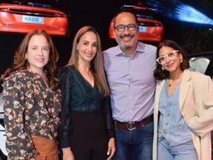 Marjorie Ariza, Claudia Veras, Héctor Llano y Valerie Lora.