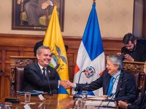 República Dominicana y Ecuador acuerdan iniciar conversaciones para evaluar posible explotación de gas natural.