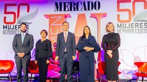 Francisco Torres, Superintendente de Pensiones Kirsis Jacquez, Alberto Labadía, Carolina Serrata y Leymi Lora