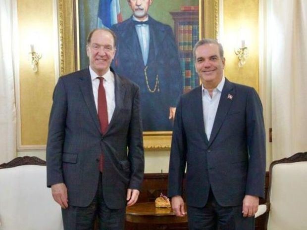 El presidente del Banco Mundial, David Malpass junto al Presidente Luis Abinader.