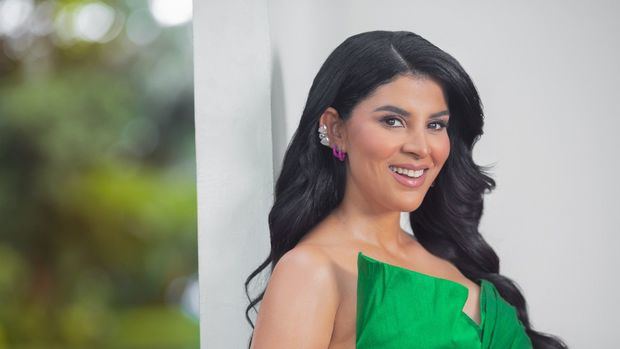 Tania Medina, número 1 en los charts de Monitor Latino con “Enamórate de ti”