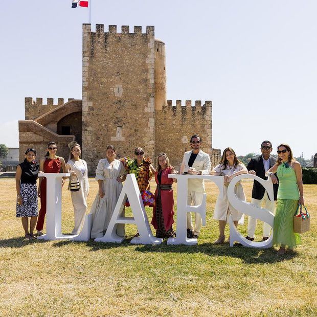 Lourdes Pérez, Darlenys del Río, Yamilet Campos, Gabriela Miró, Annie Chajín, Mireya Gómez, Jurandir De Oliveira, Antonia Tsanos, Eder Valdés, Sophie Breebaart.