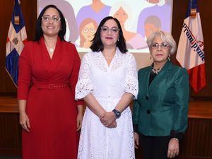 Julissa Jiménez, Elizabeth Mena y Madeline Capellán.