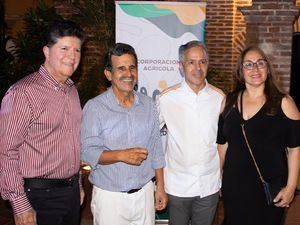 Luis Ros, Jesus Moreno,  Carlos Estevez. y Ana Lebrón.