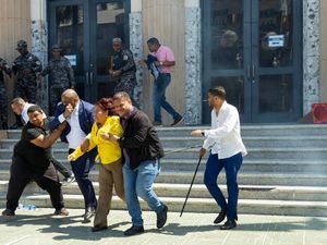 Incidentes ante el Palacio de Justicia deja cuatro diputados del PLD heridos