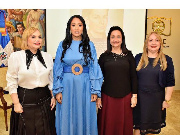 Rommy Grullón, Juana José Cáceres, Soraya Lara de Mármol y María Luisa Montas.