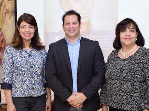 Elsa María Moquete, Edward Saviñón y Carmen Alicia Smith.