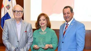 Entregan reconocimientos a mujeres destacadas en la sociedad como Mujeres Empoderadas
