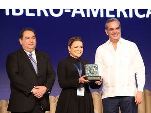 Presidente Abinader entrega Premio Iberoamericano de la Calidad en la categoría Oro a tres instituciones públicas