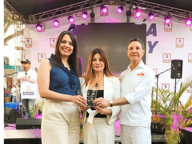 María Elena Aybar, Luisa Feliz, Félix Pión.