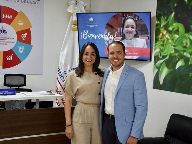 Senadora Faride Raful junto al director de TNR, Claudio Caamaño.