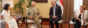 Presidente de la República, Luis Abinader y Mario Vargas Llosa.