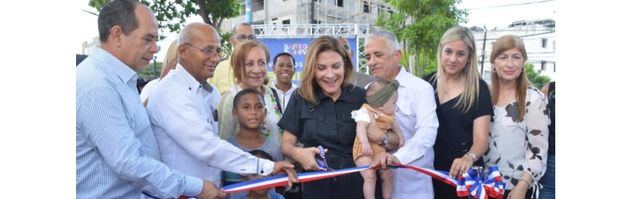 Inauguración del parque por parte de Carolina Mejía.