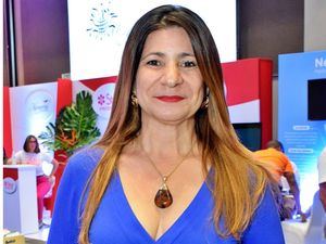 Luisa Feliz recibe reconocimiento por sus aportes al sector turístico