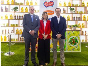 Samuel Collado, Mariel López y Roberto Bonetti.