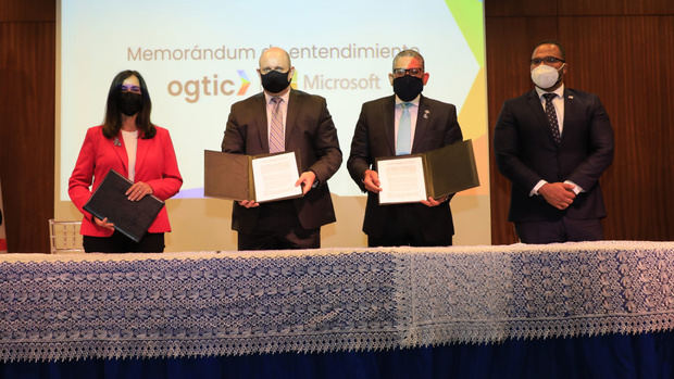 Instituciones del Estado recibirán innovación a través del acuerdo firmado por OGTIC y MICROSOFT.