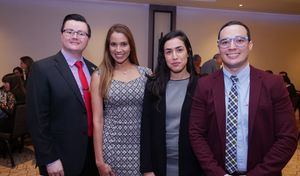 Dr. Hansell Soto, Dra. Giroska de los Santos, Dra. Gabriela Chahin, Dr. Alexander Reynoso.