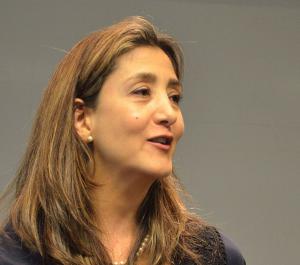 Ingrid Betancourt apoya candidatura presidencial de Petro en Colombia