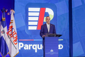 Presidente Abinader presenta Plan Nacional de Parqueo: orden y seguridad en el tráfico