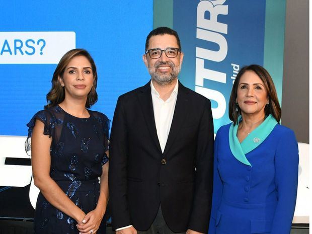 Beatriz Berroa, Emmanuel Blanc Pérez y Leyda Rivera.