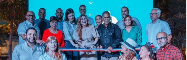 Carolina Mejía y Grupo Mallén Inauguran parque Urbanización Rosmil.