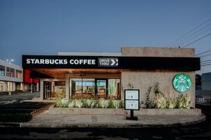 Exterior Starbucks San Isidro.