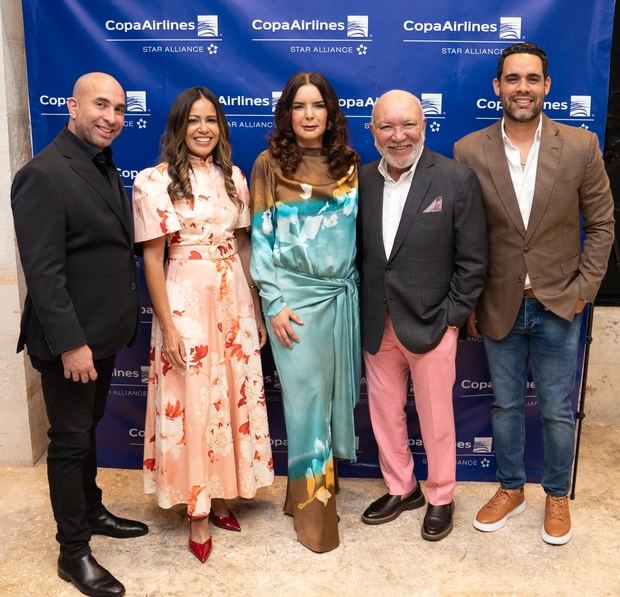 Irving Alberti, Ibelca Vásquez, Ada Fernández, Jochy Santos y Albert Mena.