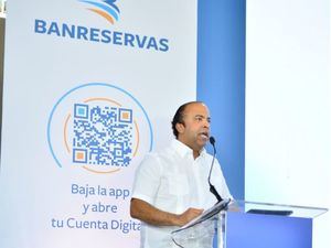 Banreservas congrega a cientos de jóvenes con "Bancarizar es Patria"