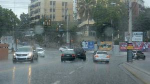 Lluvias con tronadas en distintos puntos del país