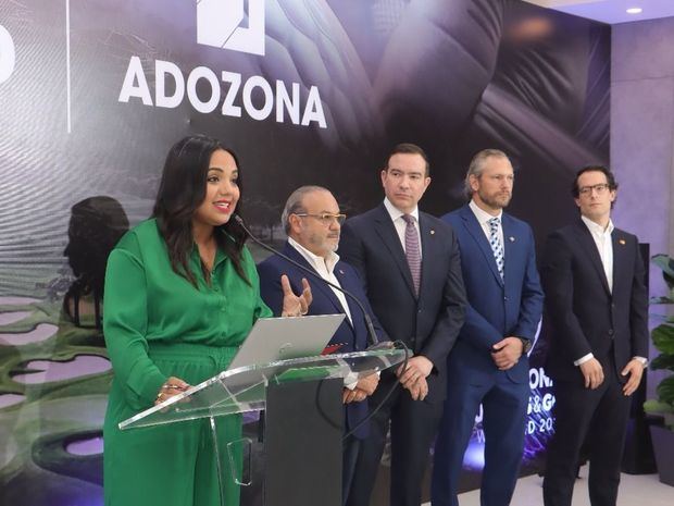 Franchesca Paez, Luis Joseě Bonilla ,Luis Molina MarinŢez, Johannes Kelner y Tomaěs Alonso.