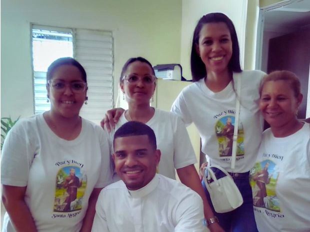 Comité organizador, Rumery Pérez. Carmen Jiménez , Cindy Martínez, Julia Ogando, padre Rafael Rodríguez.