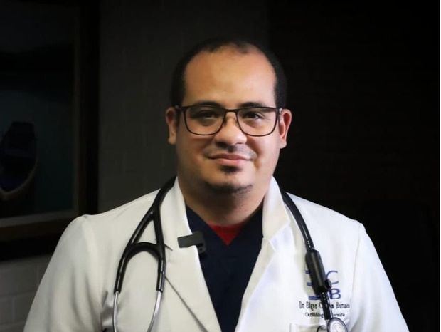 Edgar Cadena, presidente de El Círculo de Egresados de Asociación Instituto Dominicano de Cardiología, CEIDOCA.