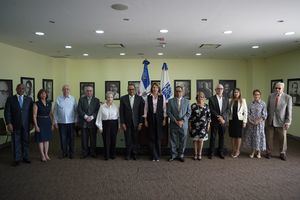 Ministra de Cultura participa de la lectura de la conferencia ‘La utopía de América’