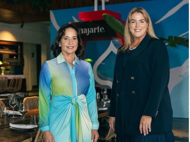 Maribel Armenteros y Jennifer Viditz-Ward.